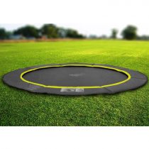 Fitness und Bewegung auf rechteckigen Trampolinen